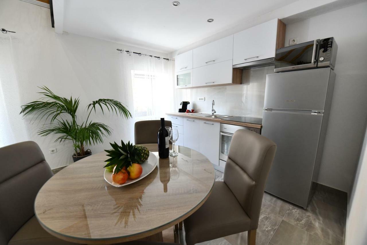 Apartment Lavanda Sinj Buitenkant foto