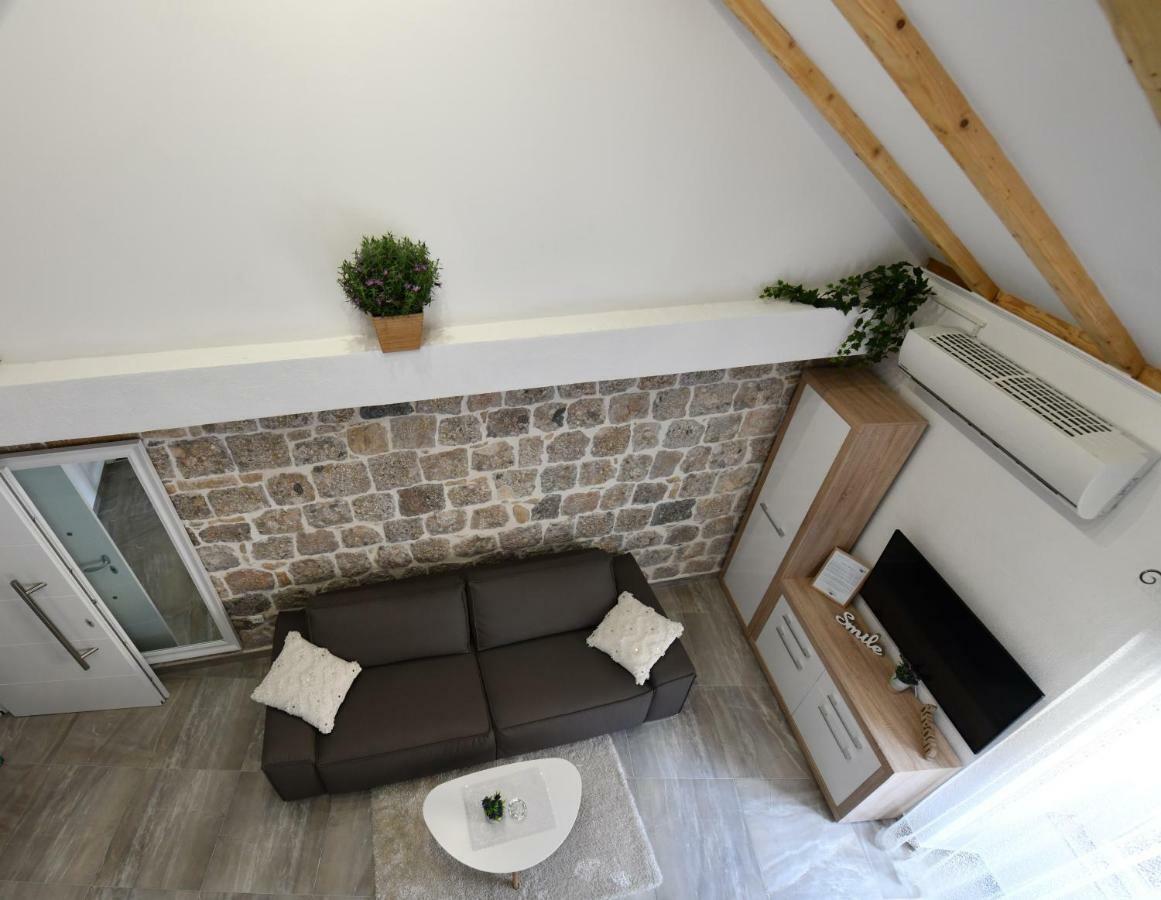 Apartment Lavanda Sinj Buitenkant foto